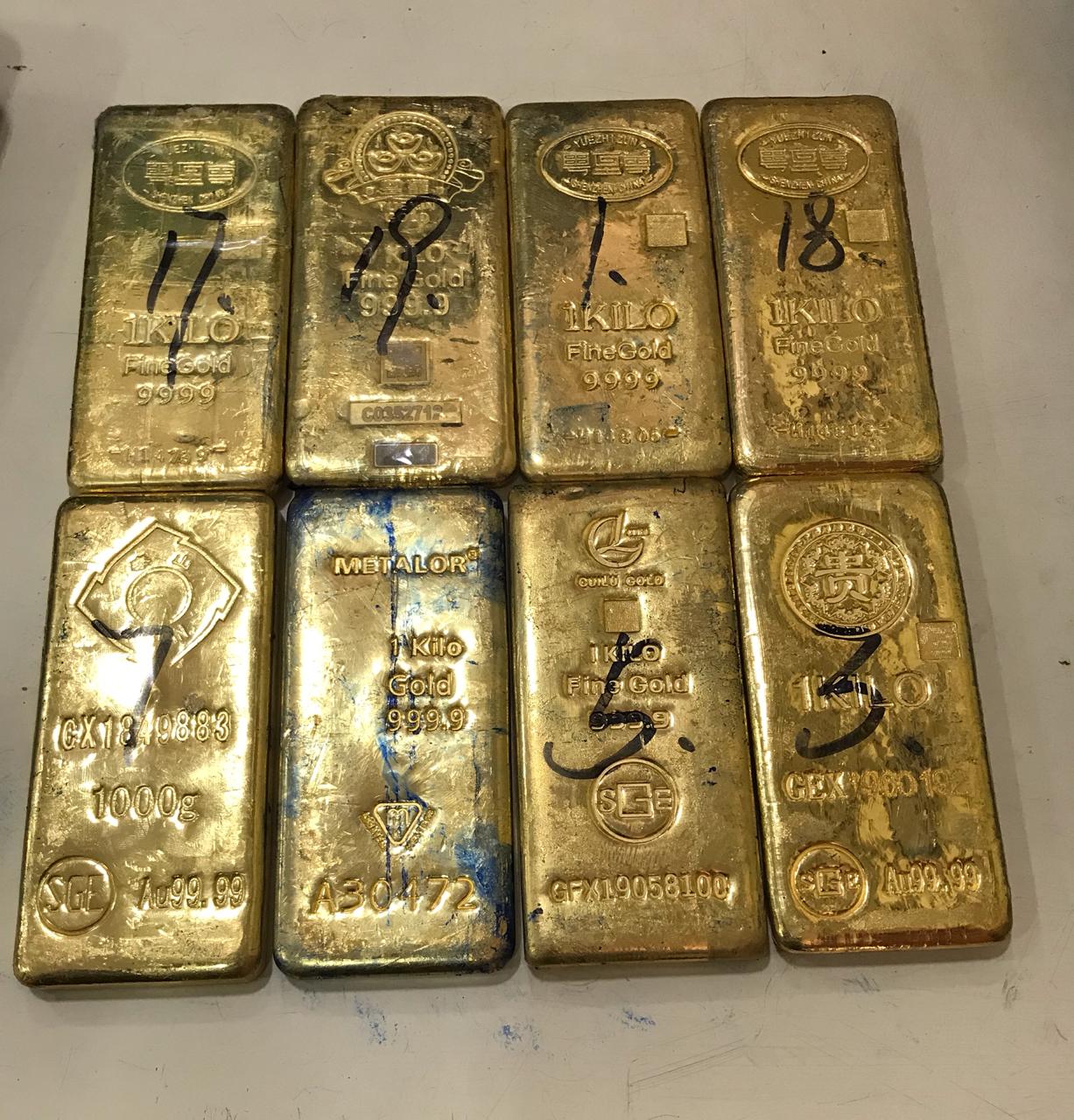 Dri seized gold and silver from bhutan to kolkata