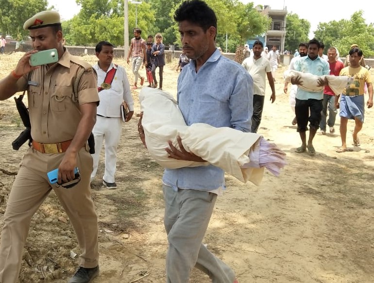 bhadohi-2-children-died-while-playing-hide-and-seek-with-mother