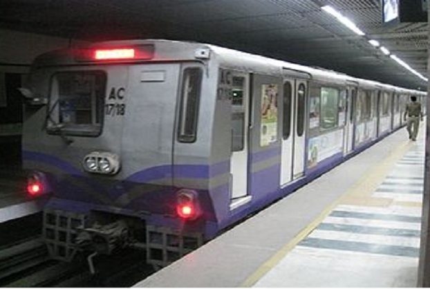 kolkata metro suicide