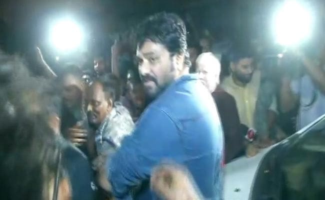baul supriyo hackled jadavpur university