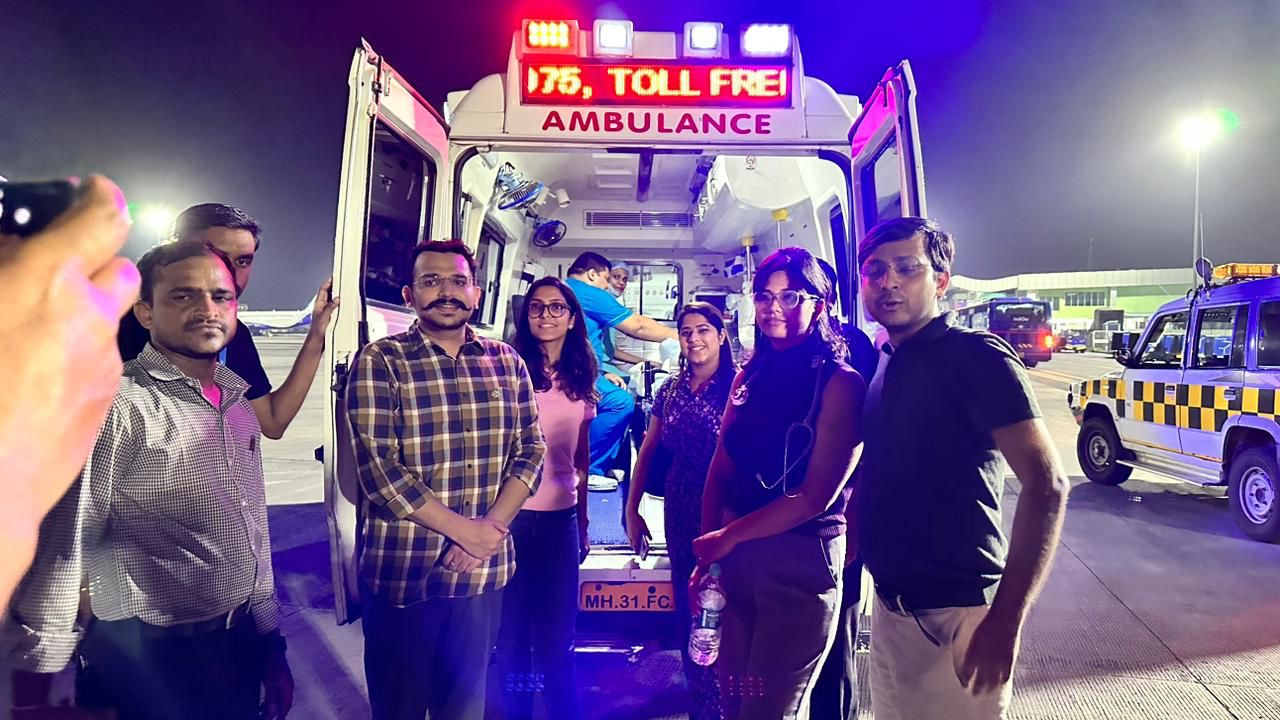 aiims doctors on bengaluru delhi vistara flight revive 2 yr old baby who stopped breathing mid air