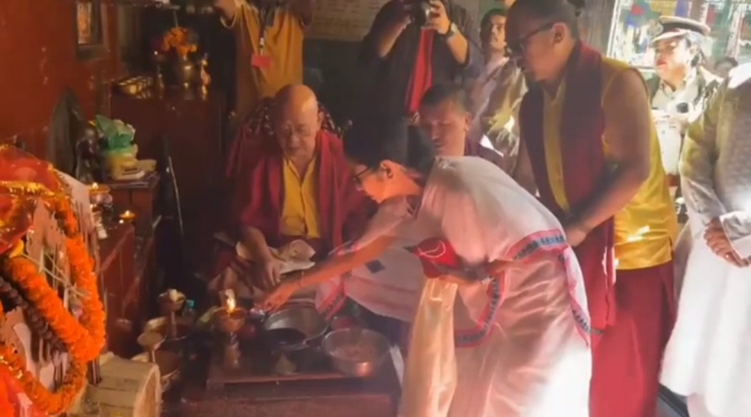 CM Mamata banerjee at mahakal mandir darjeeling