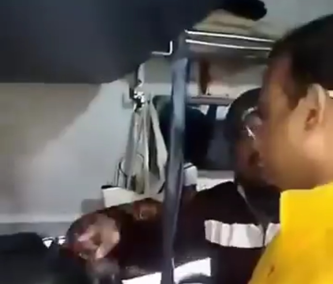 West Bengal - BJP leader accused of stealing train bedsheets