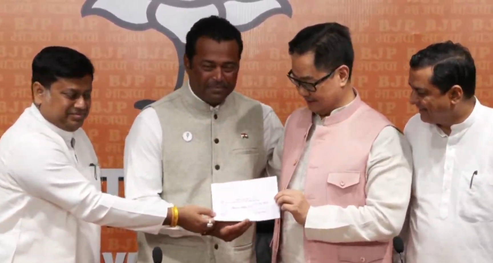 Leander paes join bjp